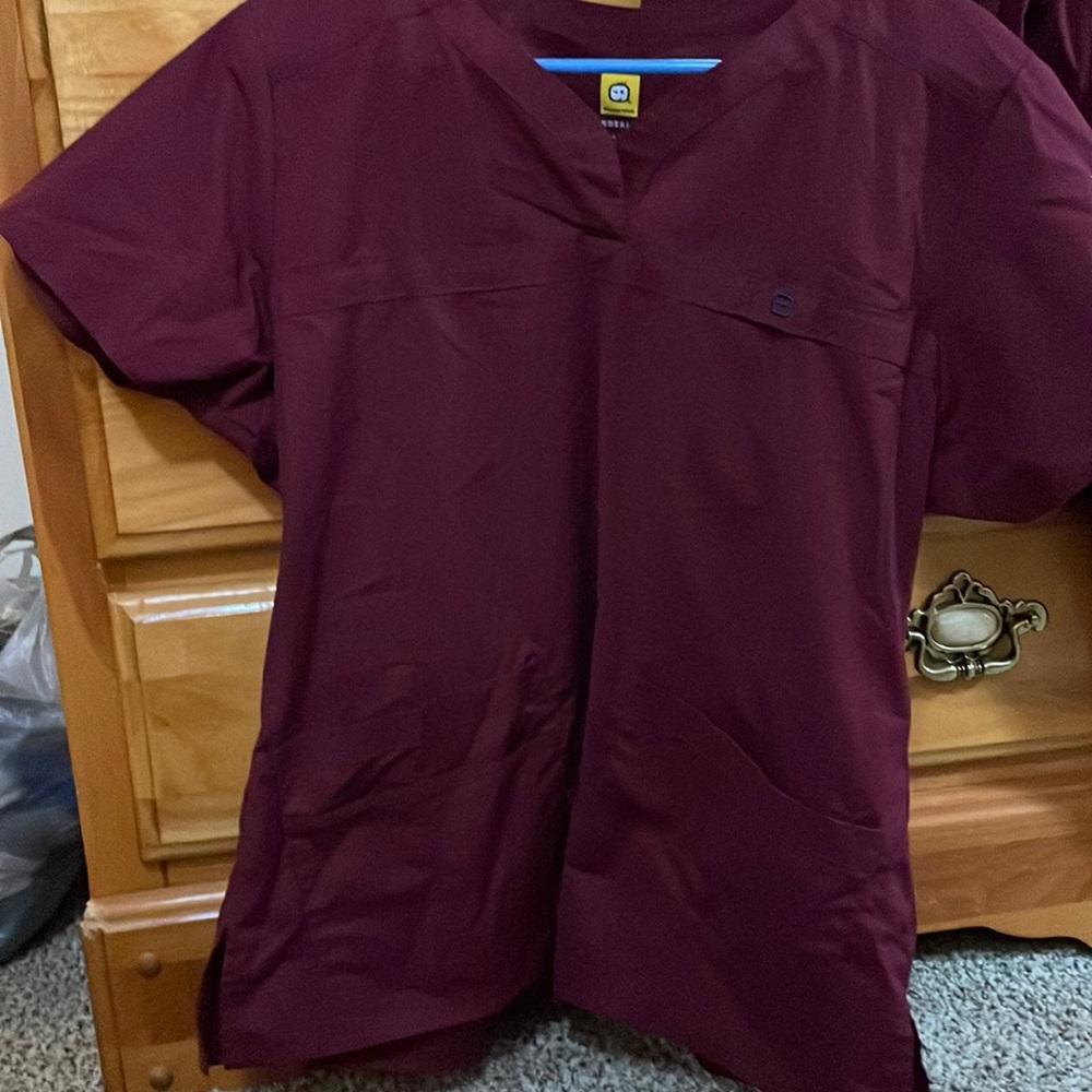 Wonder wink scrubs